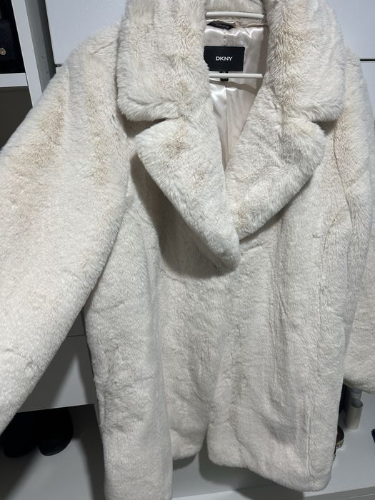 Blana DKNY noua, alba perfecta pentru marimea S/M