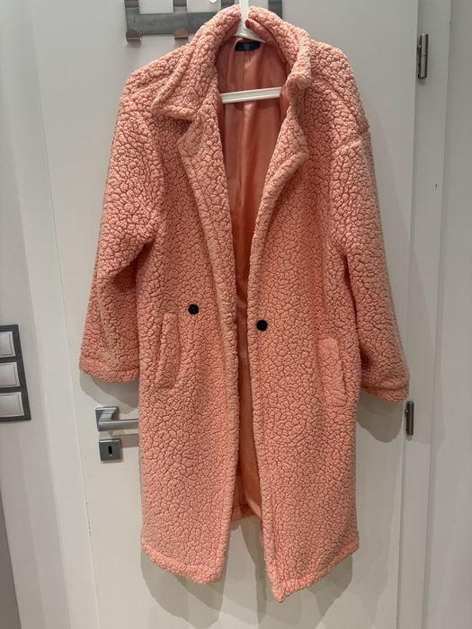 Палто цвят сьомга