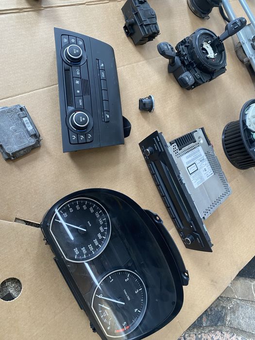 Volan ,far xenon ,aeroterma ,contact ,comanda clima Bmw seria 1 e87