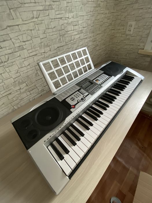 Синтезатор cortland