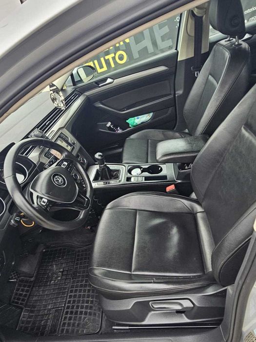 VW Passat B8 Variant 1.6 TDI Bluemotion | Consum Foarte Mic | Întreținută