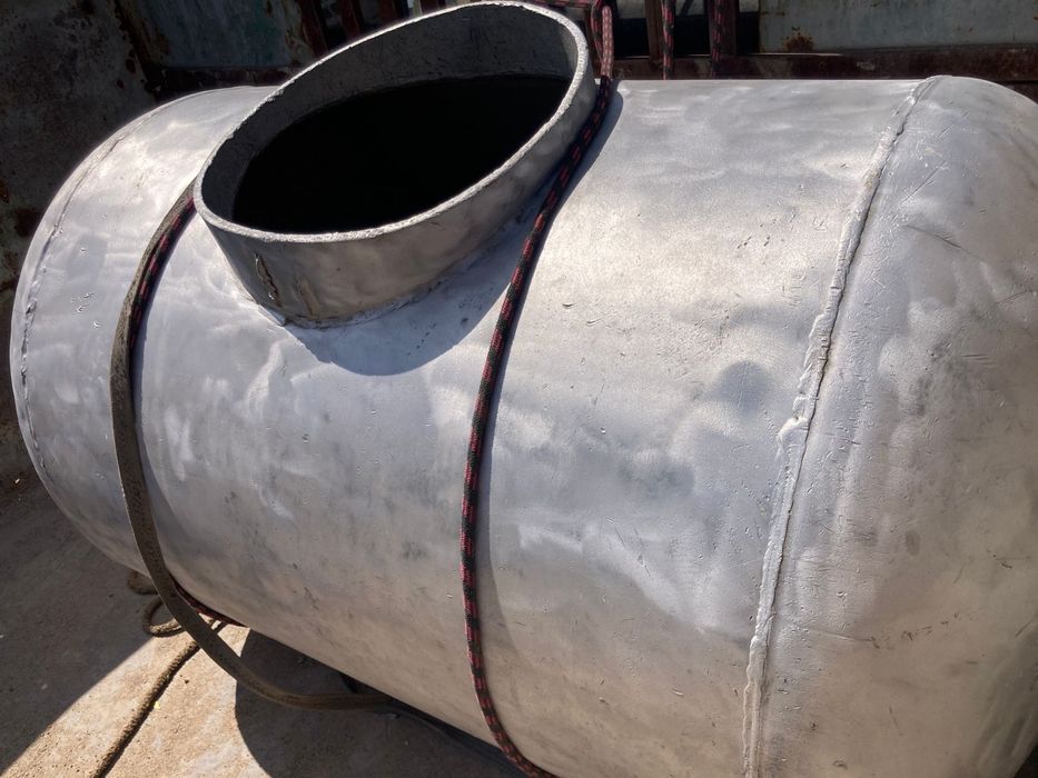 Продам алюминевую бочку