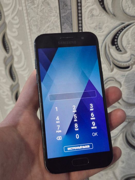 Продам Samsung A3 16gb