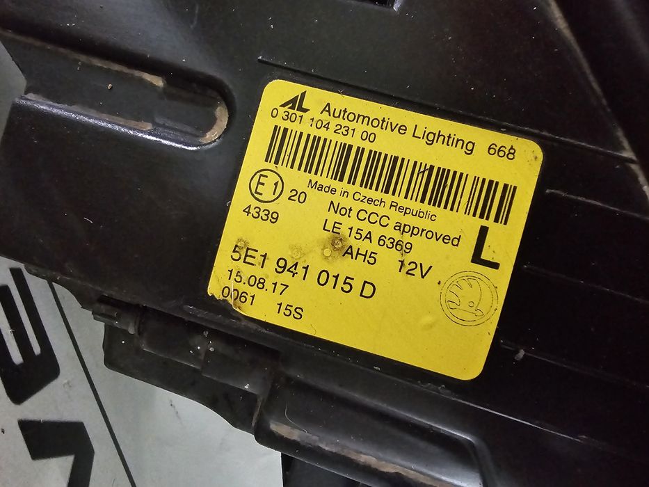 Far stanga led Skoda Octavia 3 Facelift dupa 2017 cod 5E1941015D