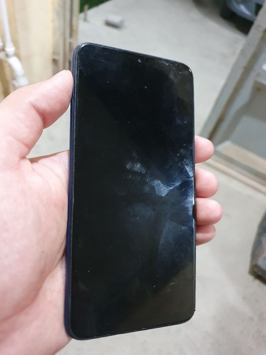 SAMSUNG A 10 tez va arzon sotiladiI