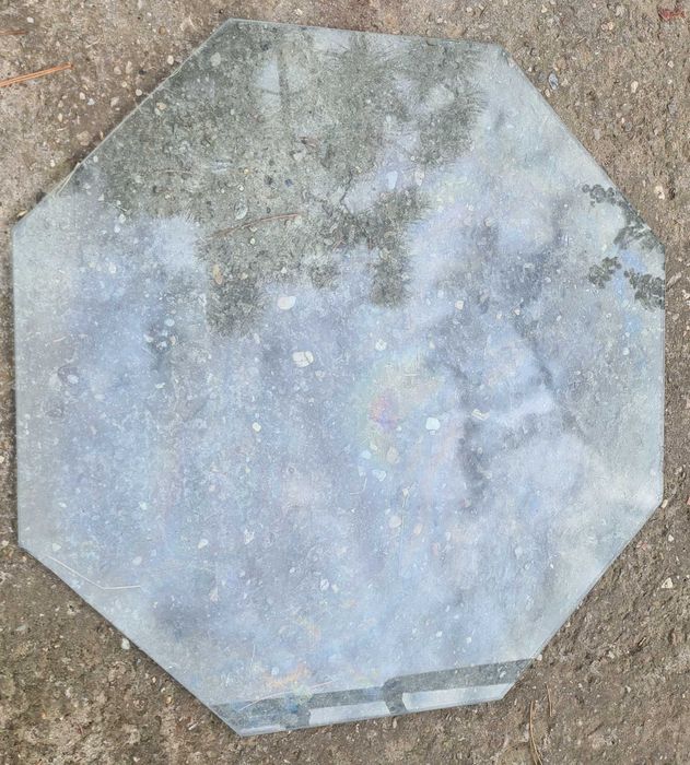 Polite din sticla octagonale pentru vitrine, mese