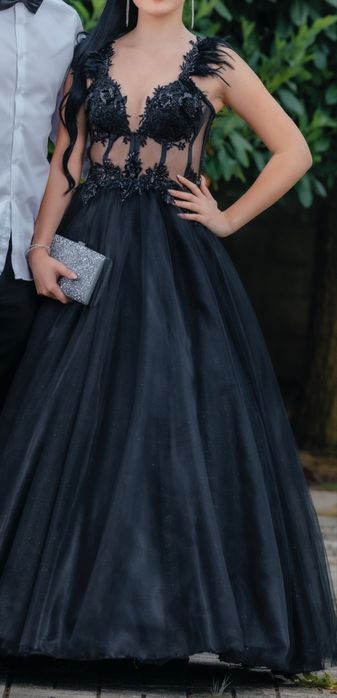 Бална рокля, черна с пера