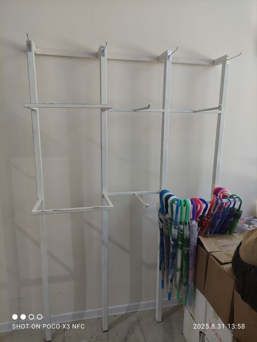 Кийим-кечак магазинлар учун деворга ўрнатиладиган гардироб, сифати зўр