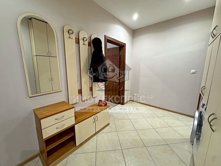 Обзаведен етаж от къща, тристаен апартамент, под наем, кв.Чинара