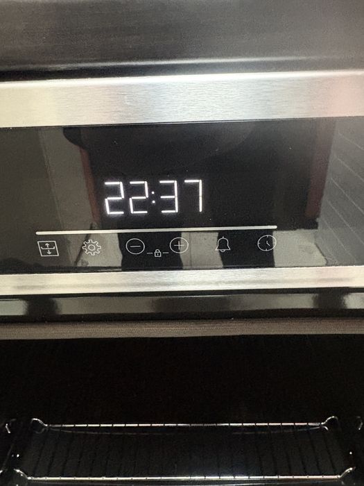 Фурна за вграждане Beko BBIE12300XD – ЧИСТО НОВА, 3 г. гаранция, 72L, SteamShine, Инокс