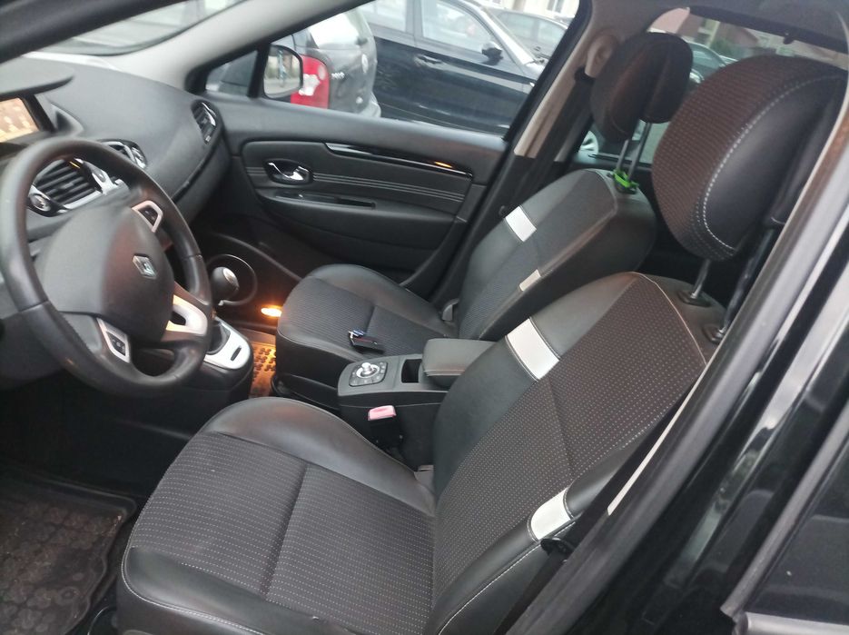 Vand Renault scenic trei diesel , an fabricație 2012,