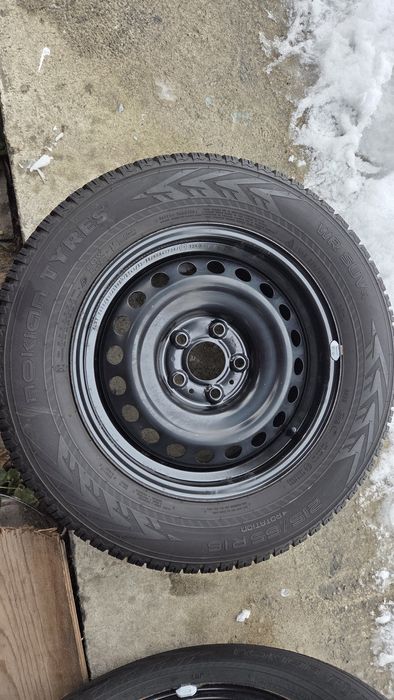 Set jante tabla Originale 5x114,3 cu cauciucuri iarna 215 65R16 Nokian