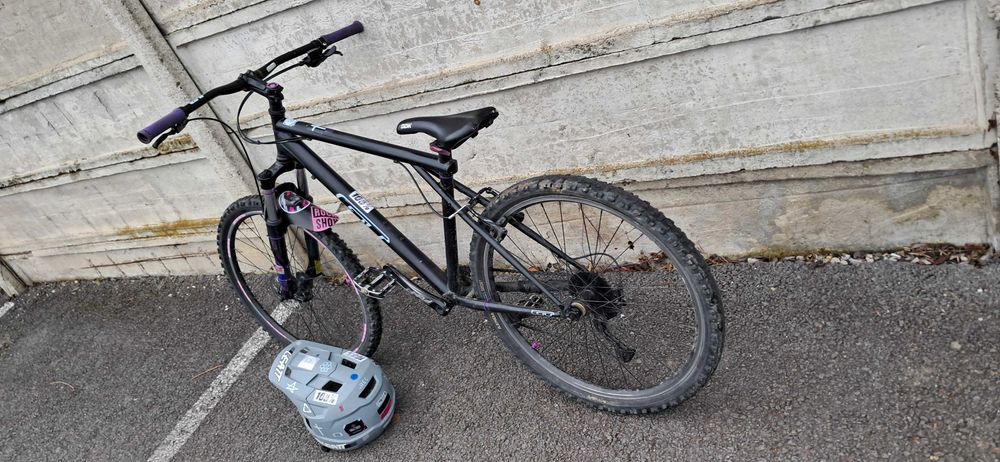 Bicicleta mtb dirt jumper Gt