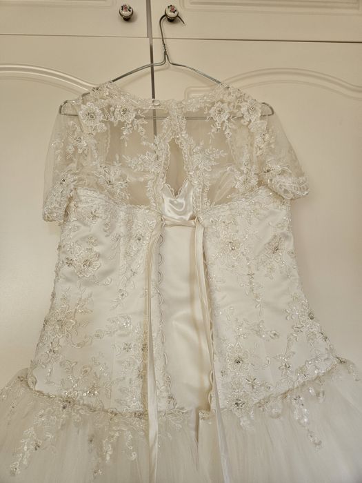 Vând rochie de mireasa mărimea 48