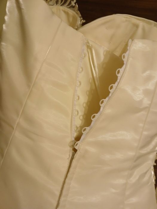 Vând Rochie de mireasă mărimea M