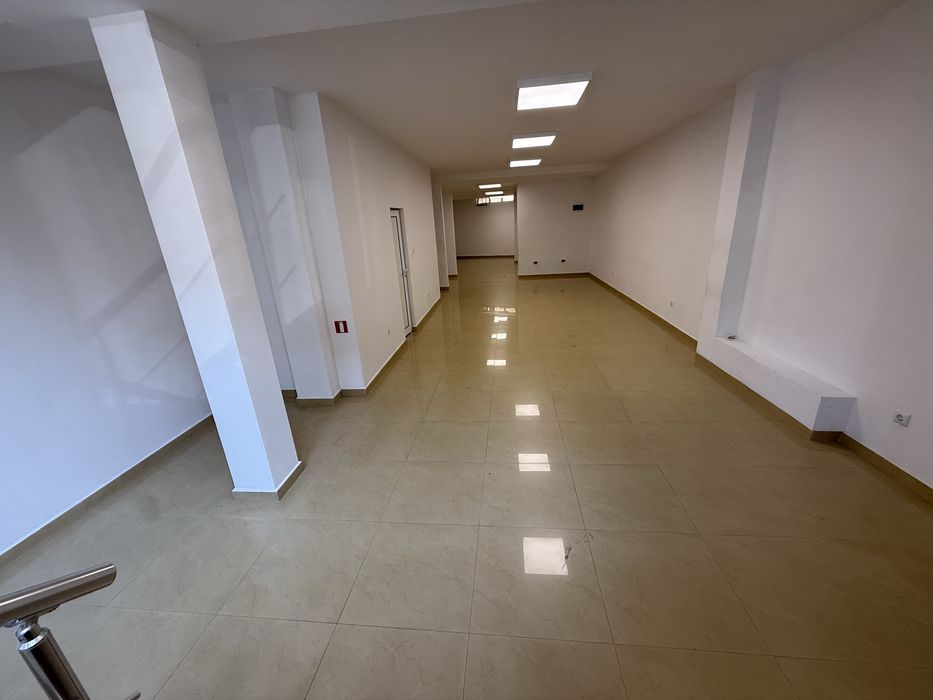 Дава се под наем Магазин в Казанлък - 240 кв.м за 510 € - Снимка #2