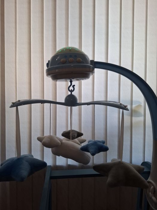 Музикална въртележка с проектор