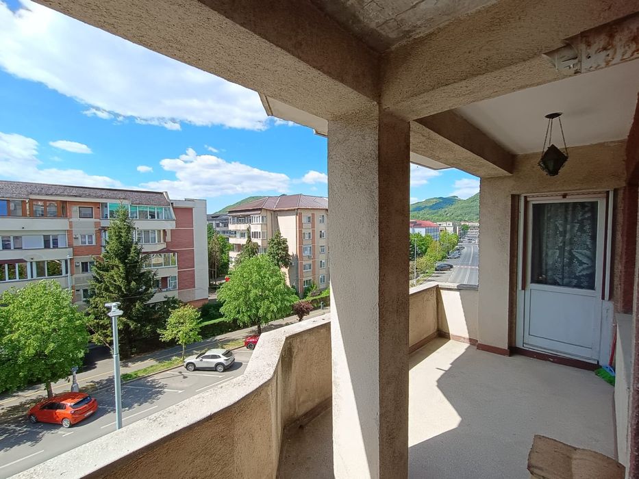 Apartament 4 camere confort sporit, 98 mp,  strada Culturii