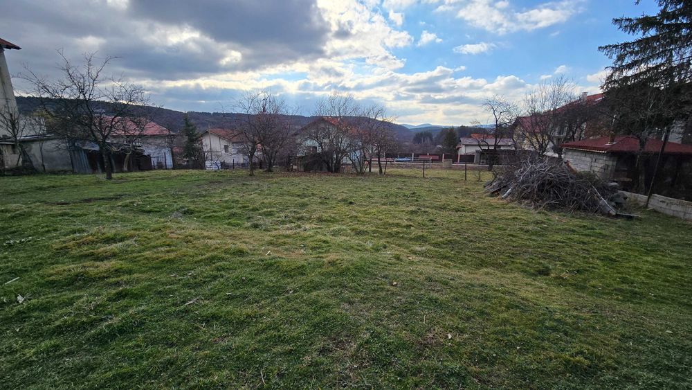 Продава се Парцел в с. Кладница, Област Перник - 914 кв.м за 150 €/кв.м - Снимка #2