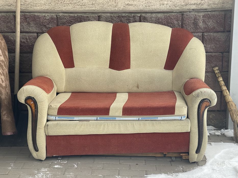 диван и кресло  самовывоз мкр Акжар 15.000