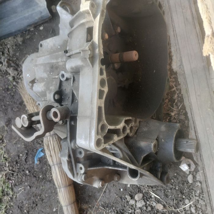 Продам коробку на Рено.