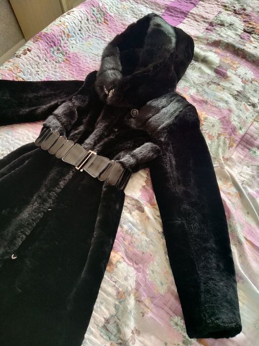 Продается женская шуба