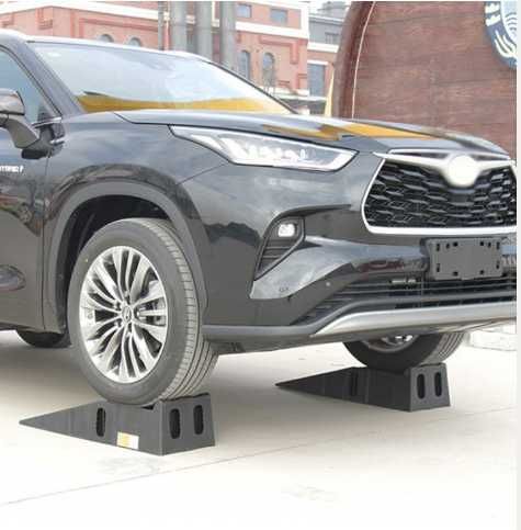 Комплект от 2 броя пластмасови рампи за кола естакади до 7 тона товар