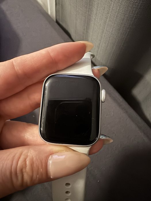Apple Watch Series 6 (GPS + Cellular)