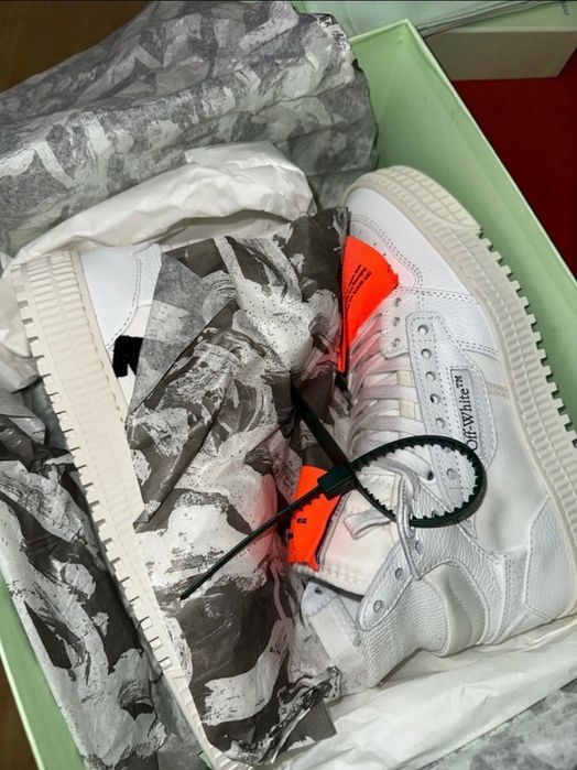 Adidasi OffWhite