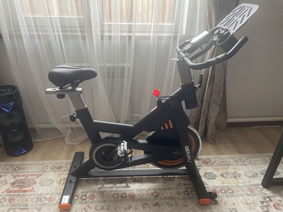 Продам велотренажер Genau spin bike xt 750