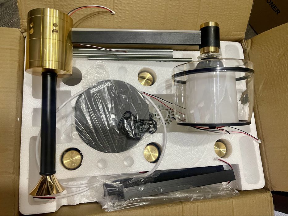 Люстра новая