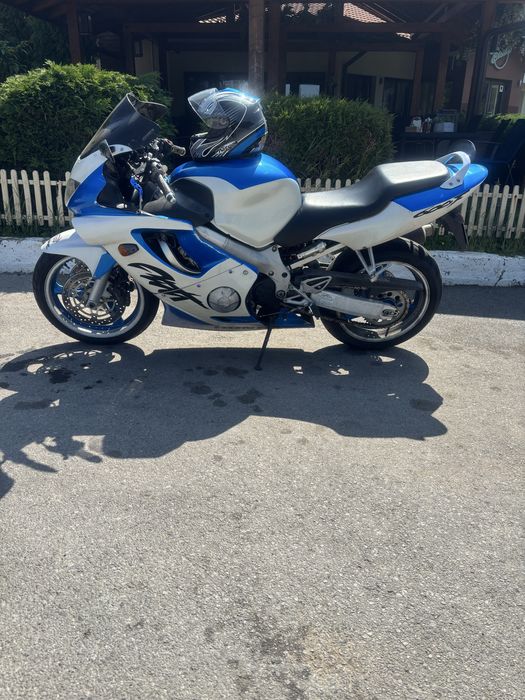 Honda cbr f4 1999г
