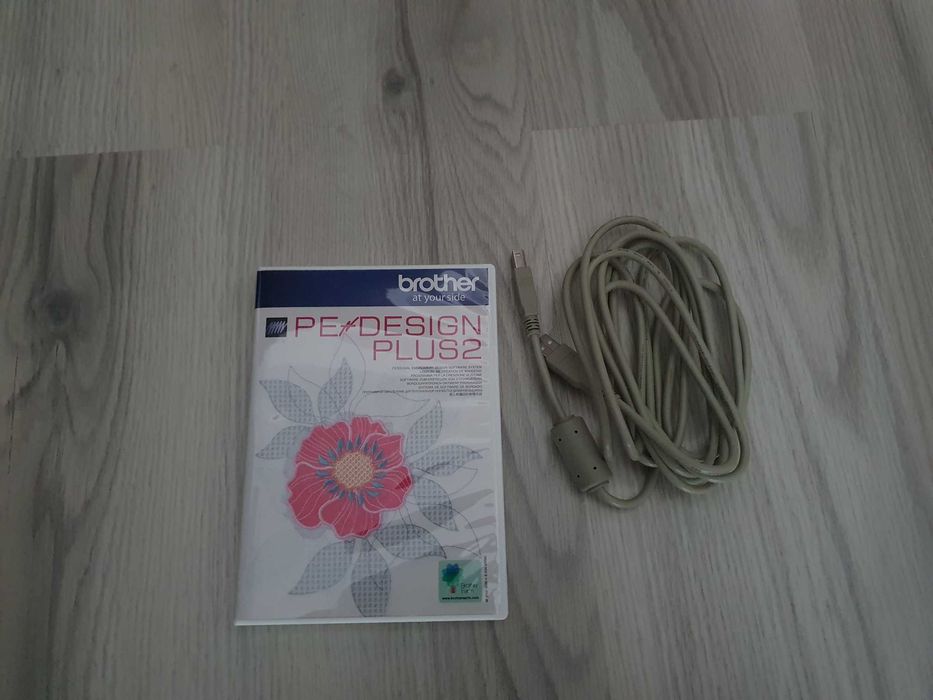 Masina de brodat Brother VR cu masa Brother, soft, accesorii