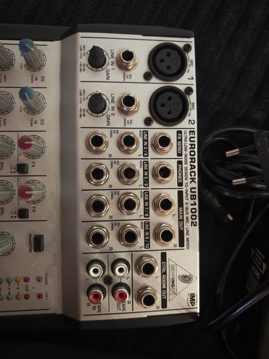 Mixer și microfon wireless DB
