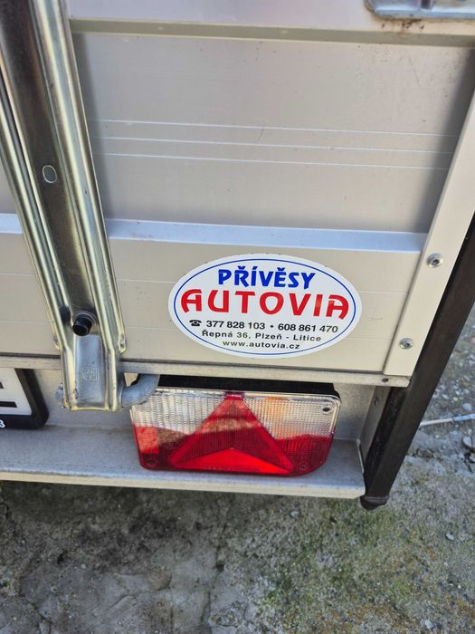 Ремарке за лек автомобил