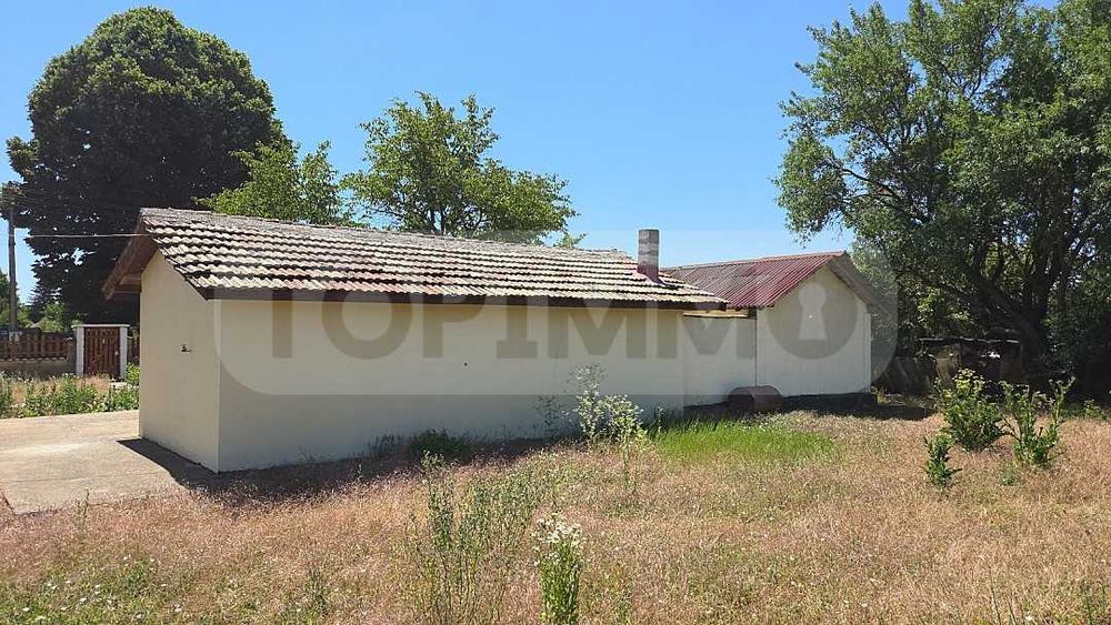 Реновирана къща в село Дропла