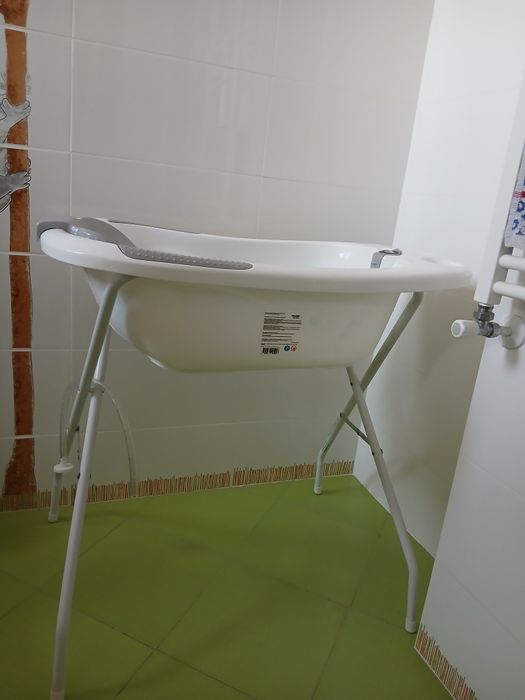 Бебешка вана със стойка, с вграден термометърплюс приставка за новород