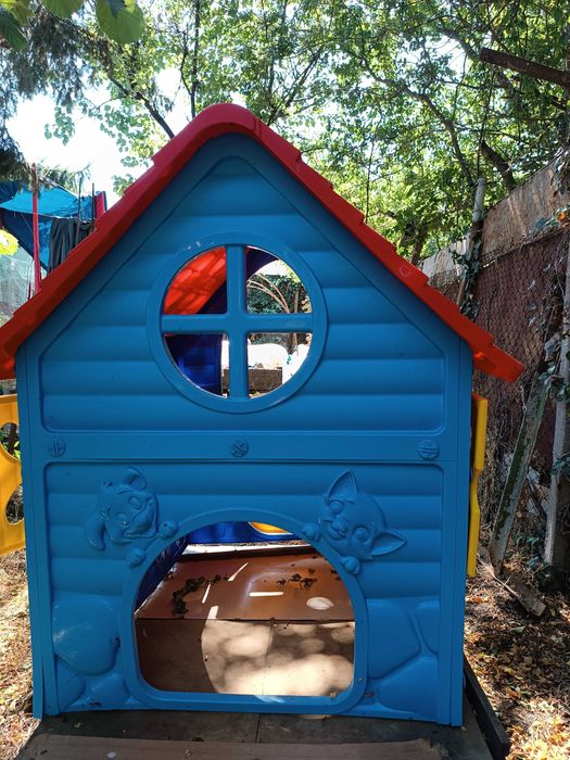 Пластмасова къщичка за игра