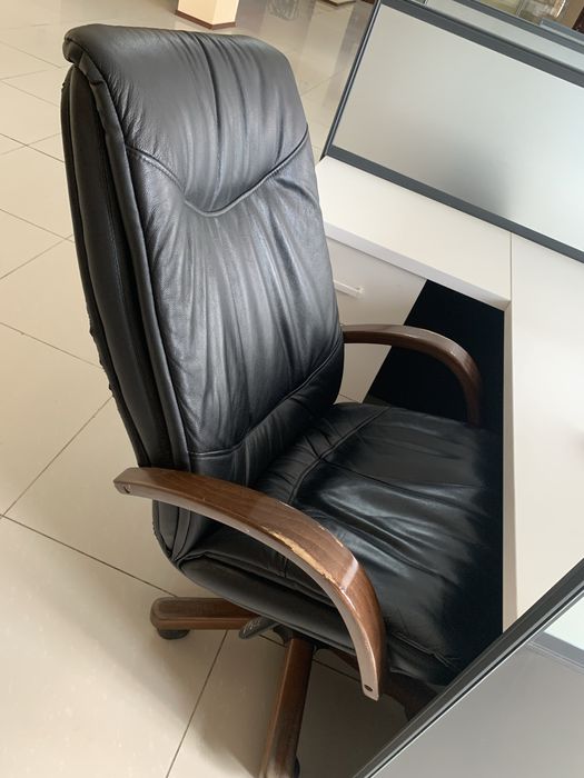 Распродажа!Угловой диван, кресло, шифоньер