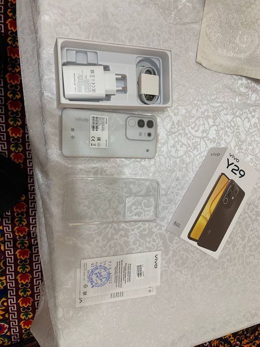 Срочно продам телефон vivo y 29
