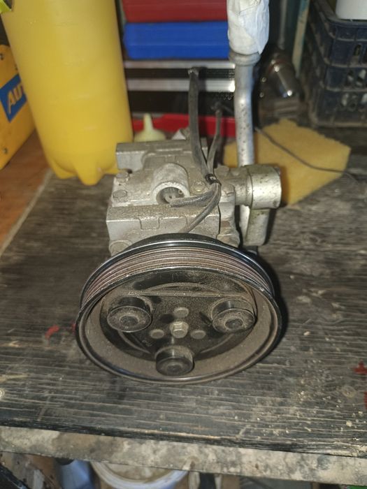 Продам компрессор Мазда кронус.