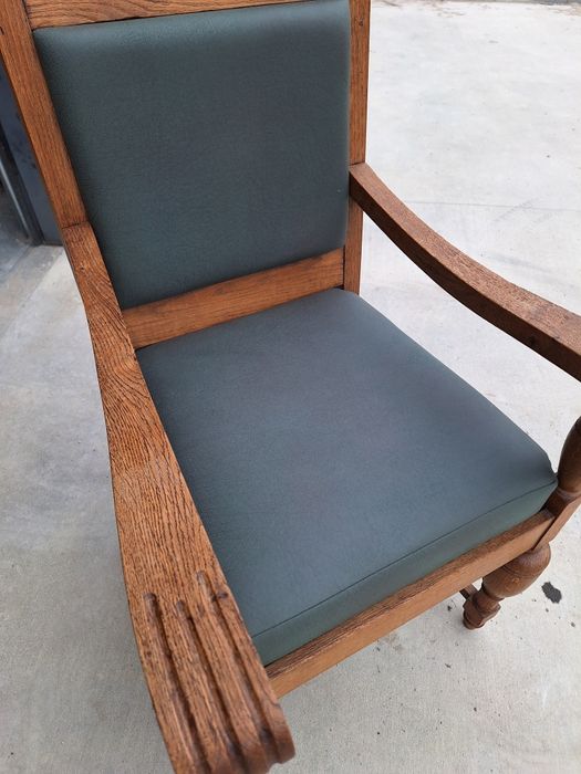 Стол от дъб масив със дамаска