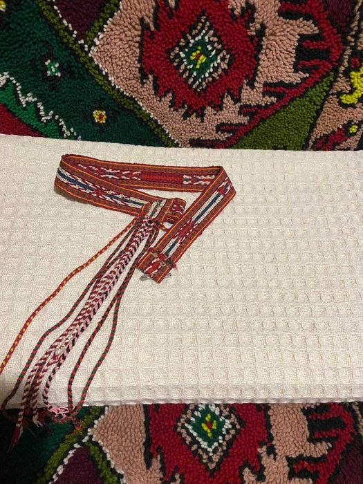 Продавам автентичен  колан за женска народна носия.