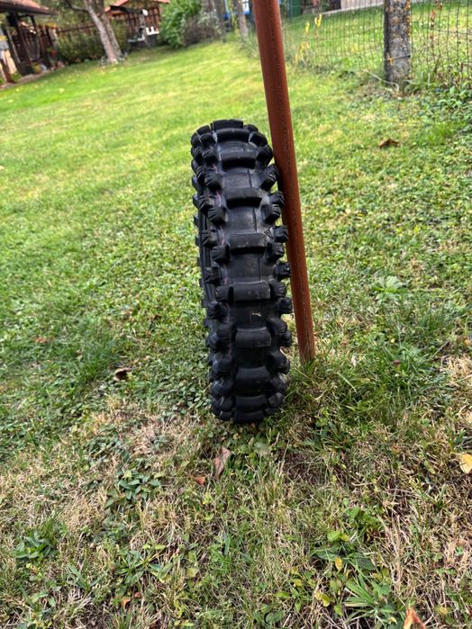 Здравеѝте,продавам задна гума Dunlop 90/100-12  46m