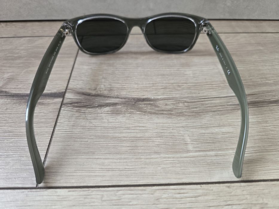 Ray Ban RB 2132 New Wayfarer