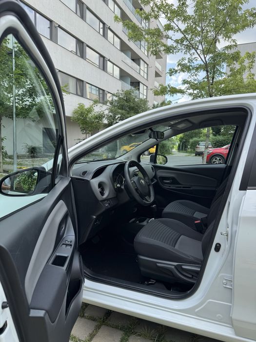 Toyota Yaris 2019 garantie 2030 1.5 VVT-I Hybrid Automat CVT 80.000KM achizionat de nou din reprezentanta toyota
