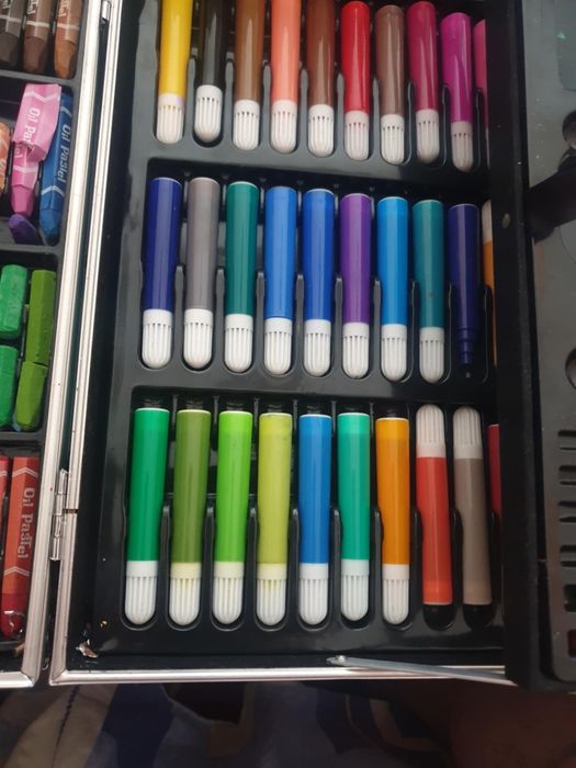 Piccolo детски комплект за рисуване.