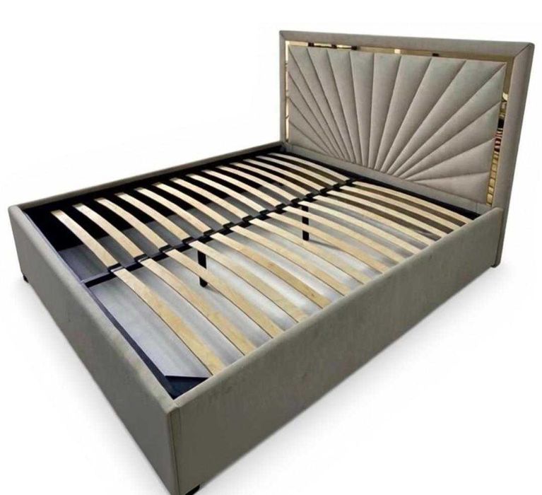 Двуспальная кровать