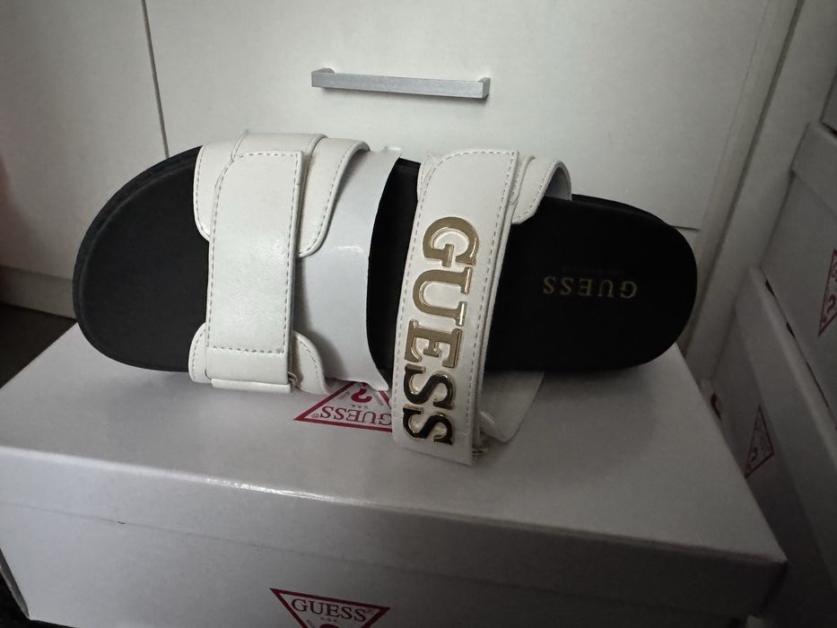 Șlapi Guess de femei