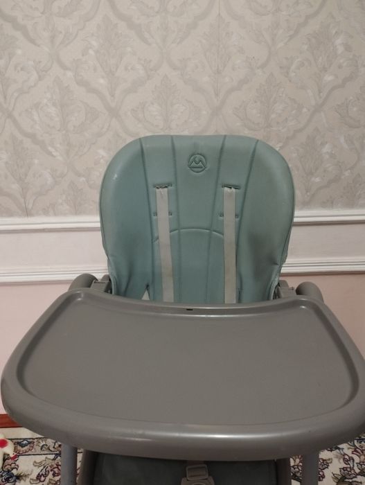 Bolalar ovqatlantirish stoli